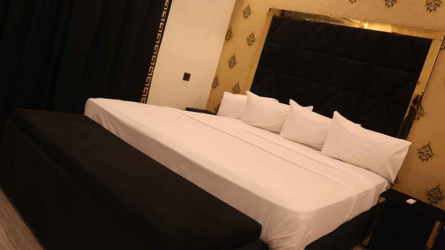 Hotel De Smart Multan Eksteriør bilde