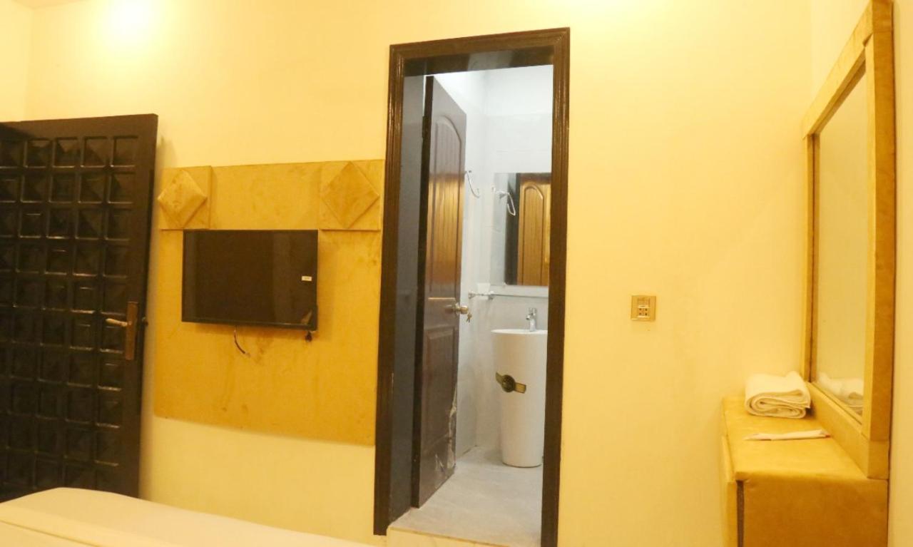 Hotel De Smart Multan Eksteriør bilde