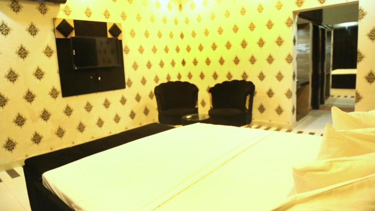 Hotel De Smart Multan Eksteriør bilde