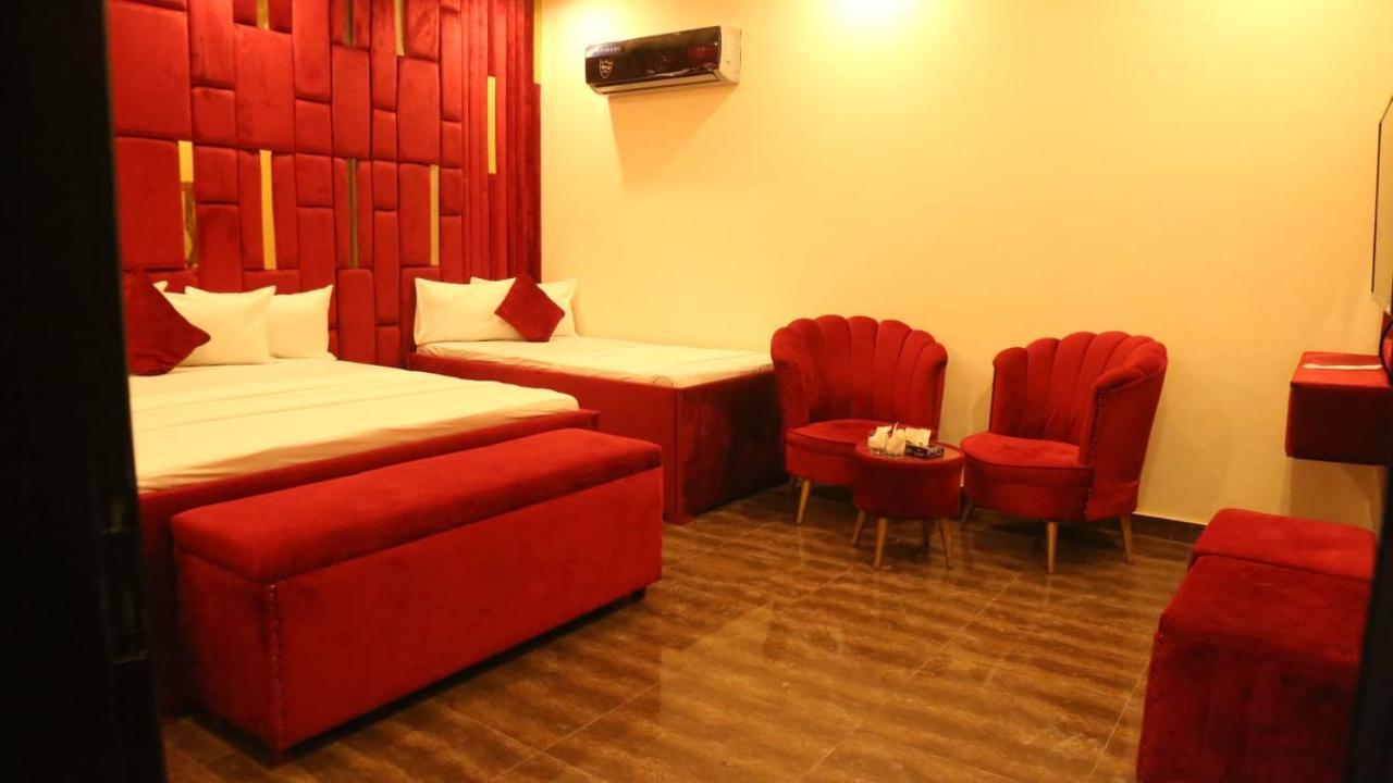 Hotel De Smart Multan Eksteriør bilde