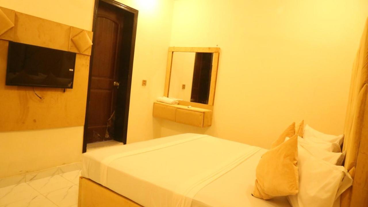Hotel De Smart Multan Eksteriør bilde