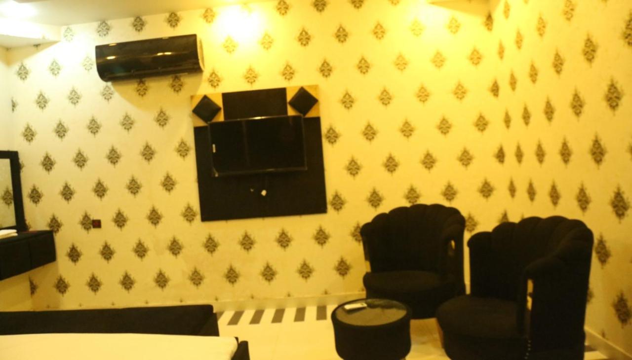Hotel De Smart Multan Eksteriør bilde