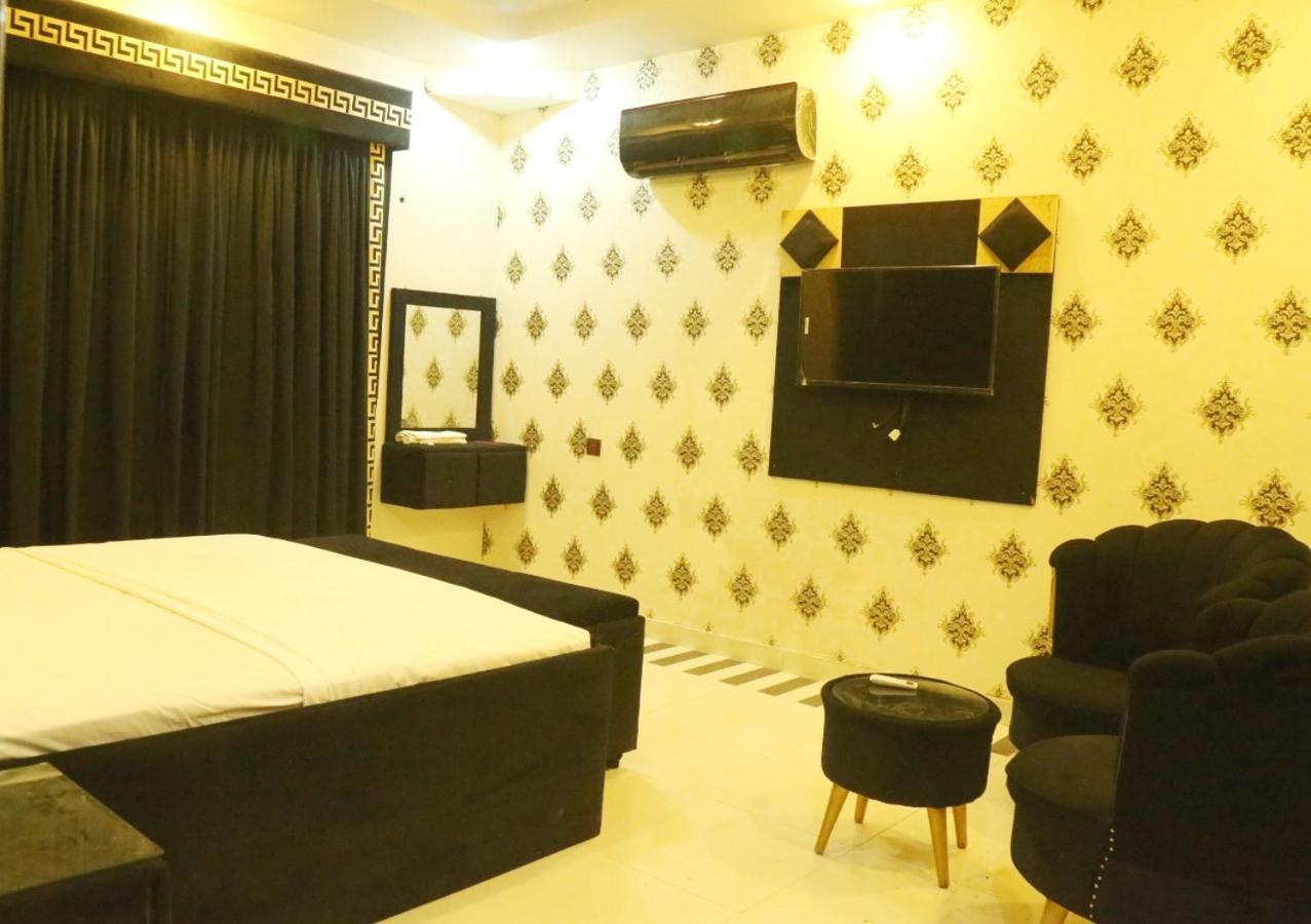 Hotel De Smart Multan Eksteriør bilde