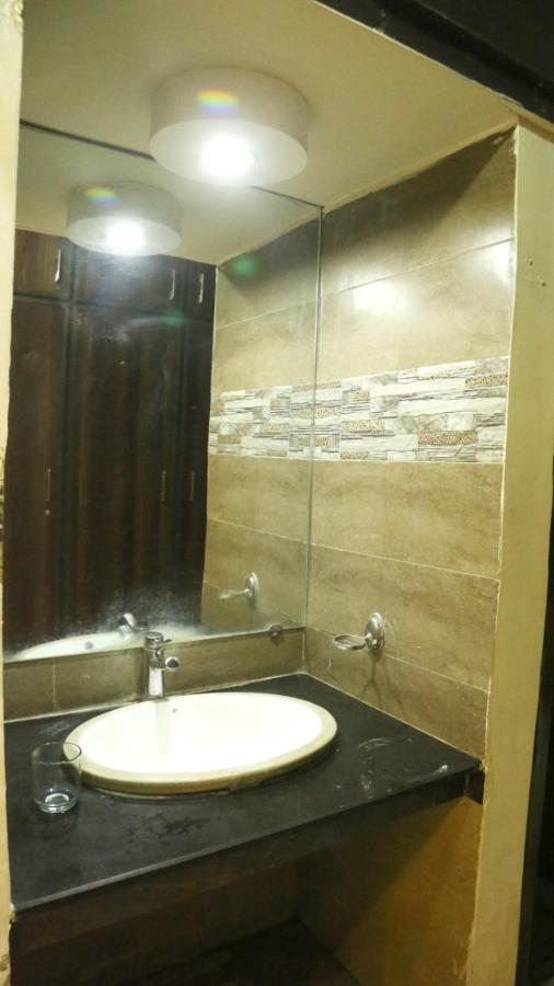 Hotel De Smart Multan Eksteriør bilde