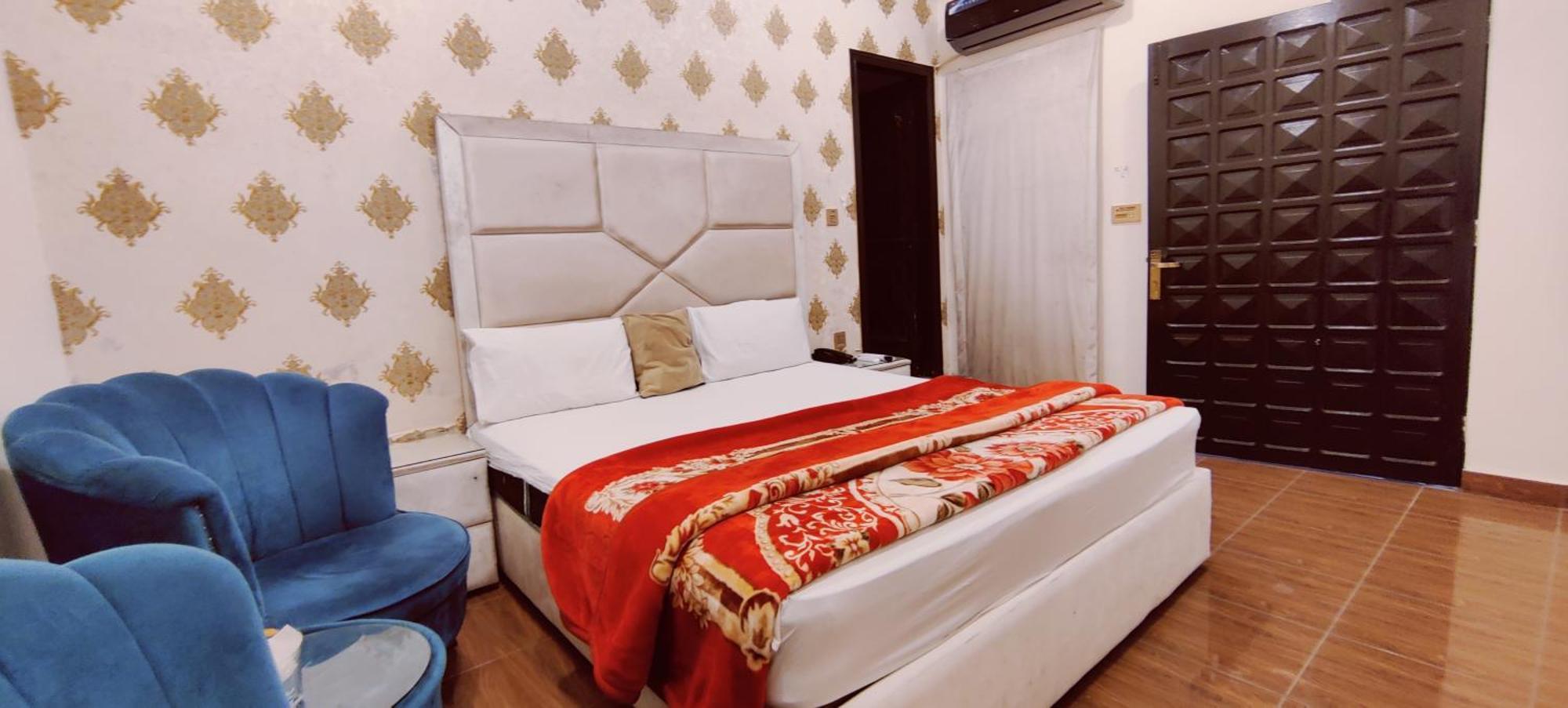 Hotel De Smart Multan Eksteriør bilde
