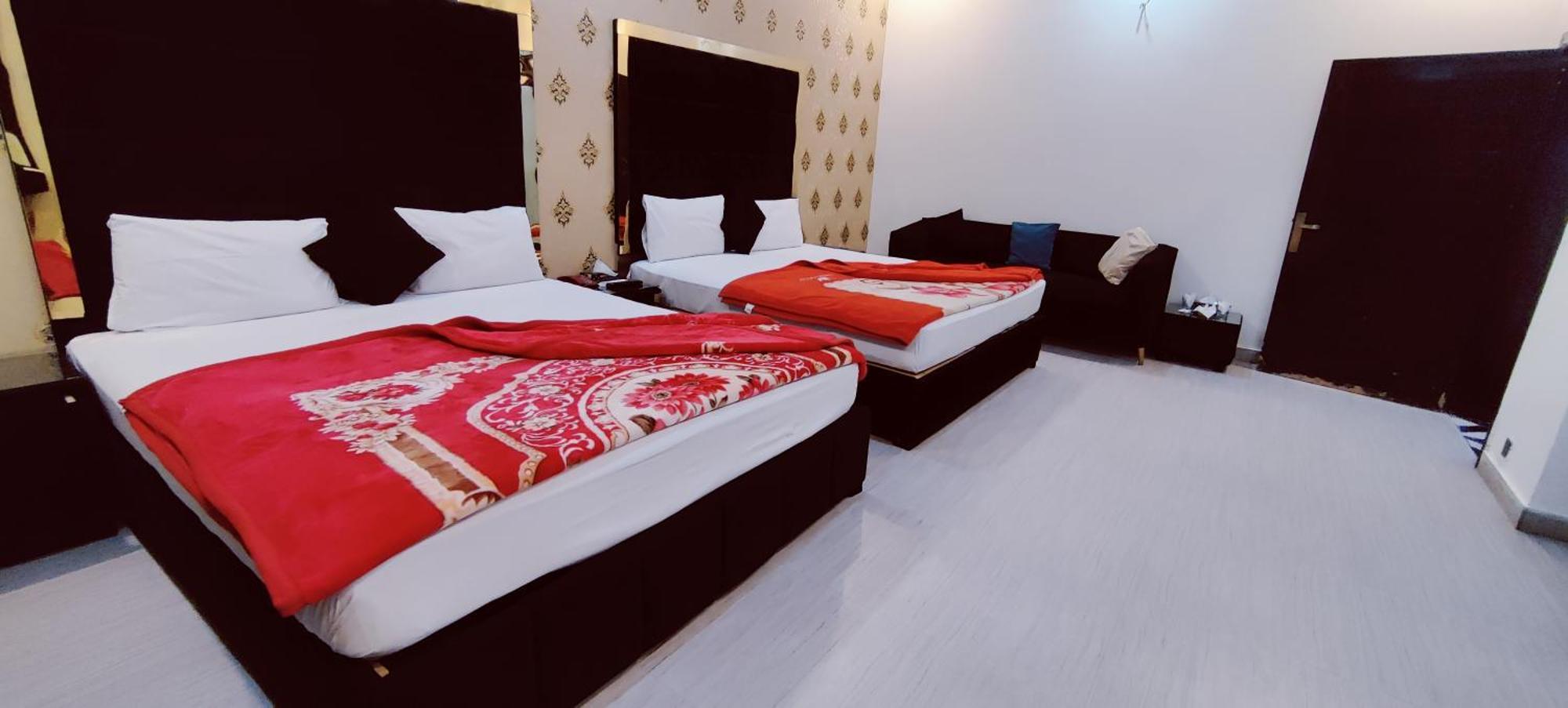 Hotel De Smart Multan Eksteriør bilde